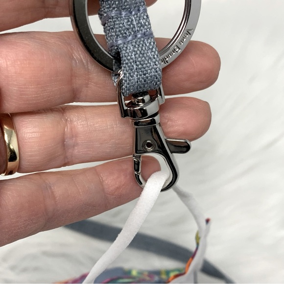 NWT Vera Bradley Face Mask on a Lanyard Painted Medallions Mask/Zen Gray Lanyard - Picture 3 of 11